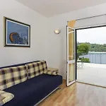 Apartament Posta - One-bedroom With Terrace And Sea View 4 Adults - 4 Saplunara