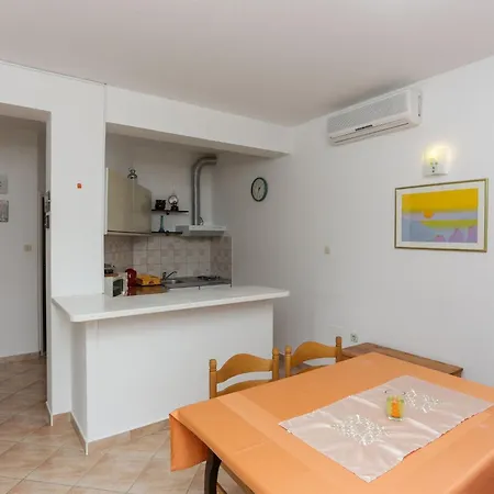 Posta - One-bedroom With Terrace And Sea View 4 Adults - 4 * Saplunara